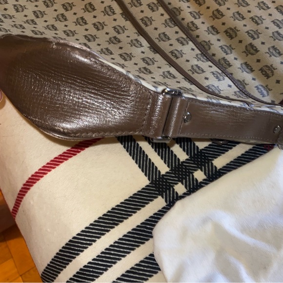 Authentic MCM messenger bag UNISEX - Picture 5 of 11